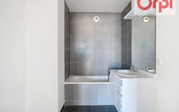 Appartement à louer    2 pièces • 42,24 m2 Choisy-le-Roi