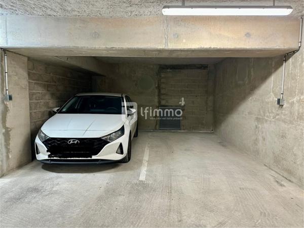 Vincennes Est- Place de Parking -12m2