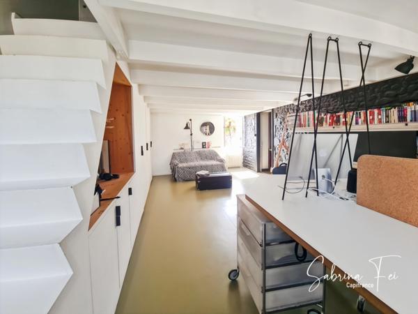 Maison en pierre au charme fou, pensée par un architecte, à deux pas de La Rochelle !