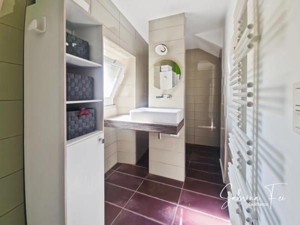 Maison en pierre au charme fou, pensée par un architecte, à deux pas de La Rochelle !