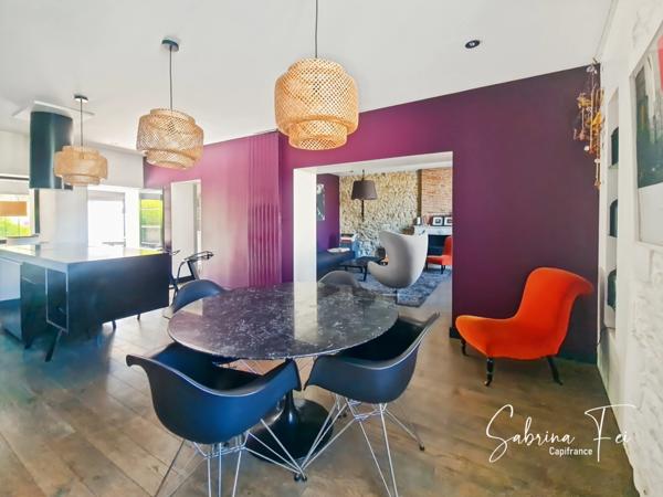 Maison en pierre au charme fou, pensée par un architecte, à deux pas de La Rochelle !