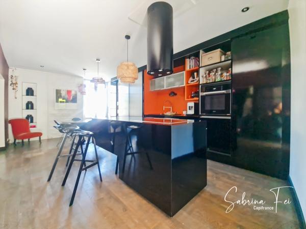 Maison en pierre au charme fou, pensée par un architecte, à deux pas de La Rochelle !