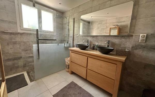 Maison à vendre    5 pièces •  Alès