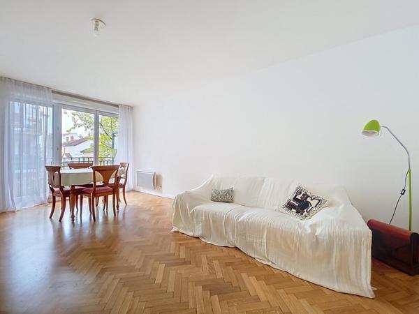 APPARTEMENT TROIS PIECES BALCON CAVE ET PARKING