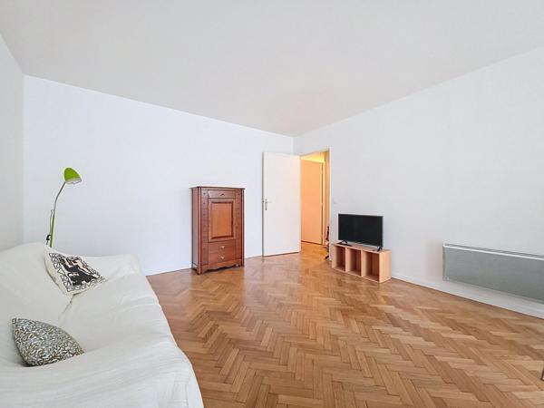 APPARTEMENT TROIS PIECES BALCON CAVE ET PARKING