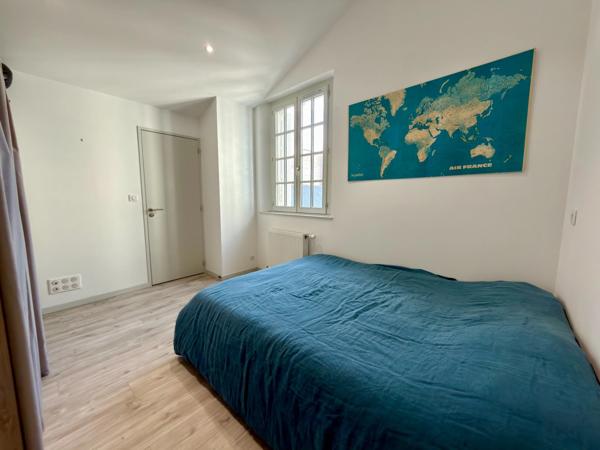 RARE SAUMUR CENTRE-VILLE, Appartement de 100m² face Loire dans un immeuble remarquable
