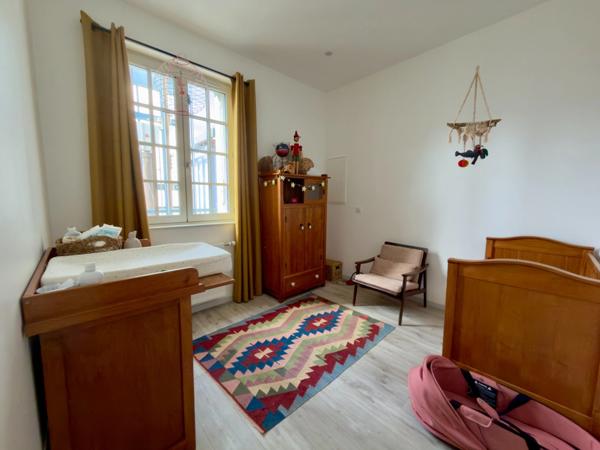 RARE SAUMUR CENTRE-VILLE, Appartement de 100m² face Loire dans un immeuble remarquable