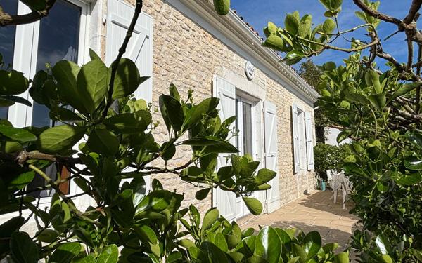 Maison à vendre    3 pièces •  Saint-Pierre-d'Oléron