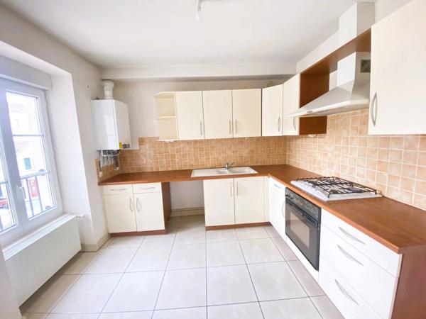 03200 VICHY - APPARTEMENT- 4 PIÈCES AVEC 2 BALCONS -TERRASSE -BOX ET CAVE -COEUR DE VILLE