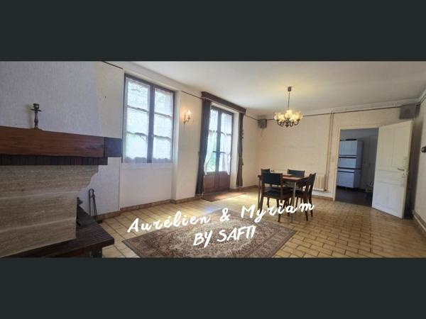 Ensemble immobilier mixte de 182 m² à rénover