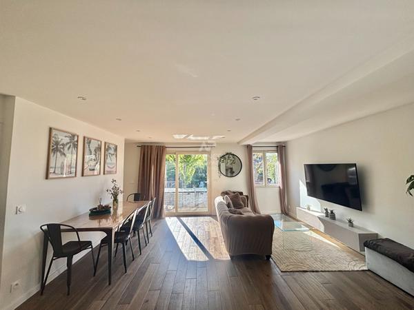 Maison Pontoise 6 pièce(s) 112.43 m2 €421 000 ** - Référence 11225