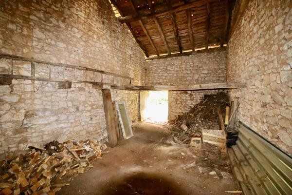Grange à vendre à Montbron (16220) - Charente