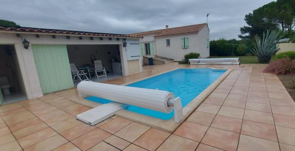 30. GARD. CLARENSAC. Elegante villa contemporaine de plain-pied de 108 m² sur terrain de 1140 m²