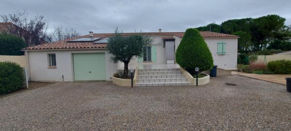 30. GARD. CLARENSAC. Elegante villa contemporaine de plain-pied de 108 m² sur terrain de 1140 m²