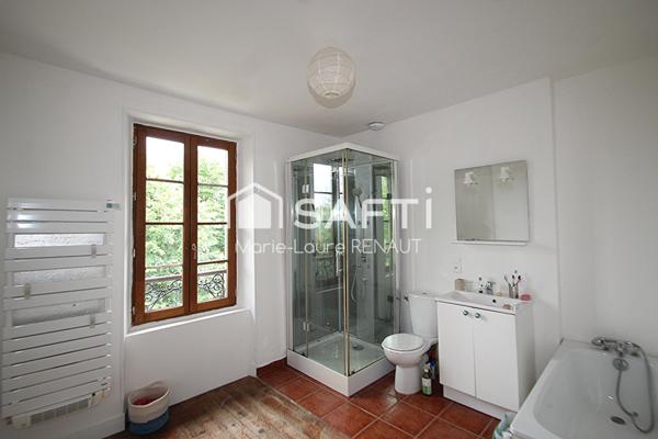 Maison ancienne rénovée – 4 chambres – Terrain arboré