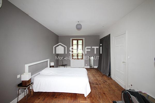 Maison ancienne rénovée – 4 chambres – Terrain arboré