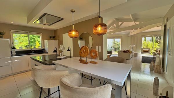 AIFFRES - Pavillon de plain pied de 144m² avec double garage