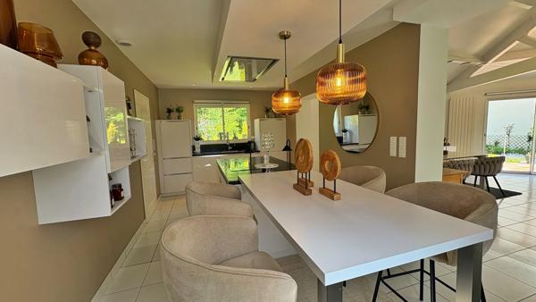 AIFFRES - Pavillon de plain pied de 144m² avec double garage