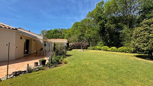 AIFFRES - Pavillon de plain pied de 144m² avec double garage