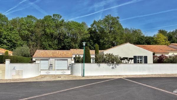 AIFFRES - Pavillon de plain pied de 144m² avec double garage