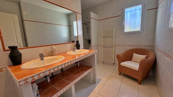 AIFFRES - Pavillon de plain pied de 144m² avec double garage