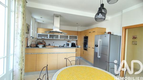 Maison à vendre 9 pièces 284 m² Oyonnax