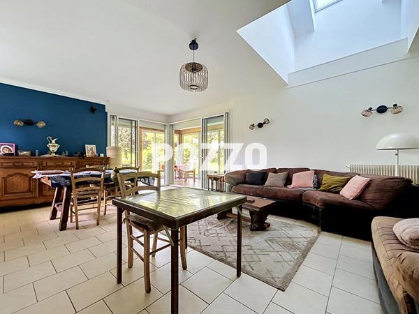 Maison de Charme sur 1,5 Hectare avec Box et Dépendances HONFLEUR