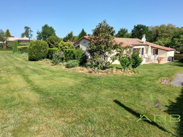 Plain‑pied avec jardin paysagé – Village de vacances Le Chat