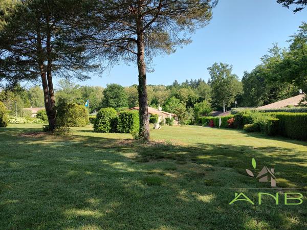Plain‑pied avec jardin paysagé – Village de vacances Le Chat