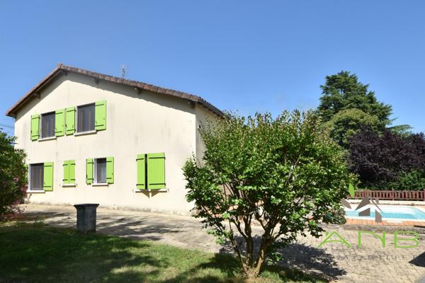 Maison en pierre à 8 chambres au calme - avec piscine à Saint-Pardoux-la-Rivière 24470