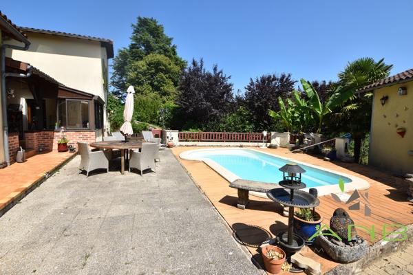 Maison en pierre à 8 chambres au calme - avec piscine à Saint-Pardoux-la-Rivière 24470