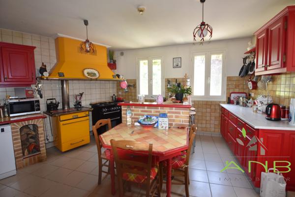 Maison en pierre à 8 chambres au calme - avec piscine à Saint-Pardoux-la-Rivière 24470