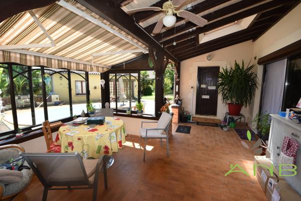 Maison en pierre à 8 chambres au calme - avec piscine à Saint-Pardoux-la-Rivière 24470
