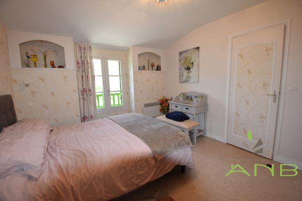 Maison en pierre à 8 chambres au calme - avec piscine à Saint-Pardoux-la-Rivière 24470