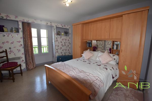 Maison en pierre à 8 chambres au calme - avec piscine à Saint-Pardoux-la-Rivière 24470
