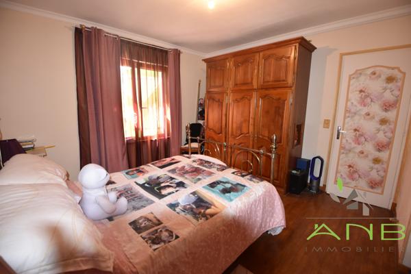 Maison en pierre à 8 chambres au calme - avec piscine à Saint-Pardoux-la-Rivière 24470