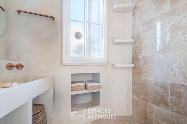 Appartement contemporain dans un immeuble art déco