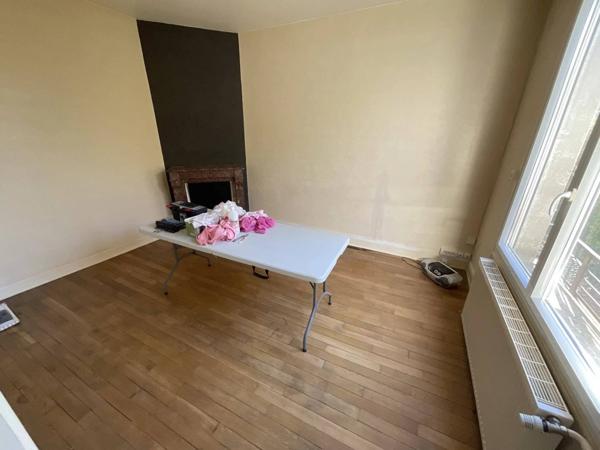 Maison de 1930 - Trois Chambres - 464m2 de Terrain