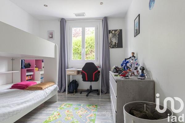 Maison traditionnelle 5 pièces de 90 m² à Limay (78520)