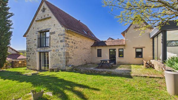 Maison de charme 6 pièces avec piscine, hameau paisible Cajarc