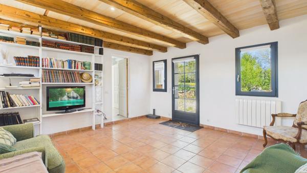 Maison de charme 6 pièces avec piscine, hameau paisible Cajarc