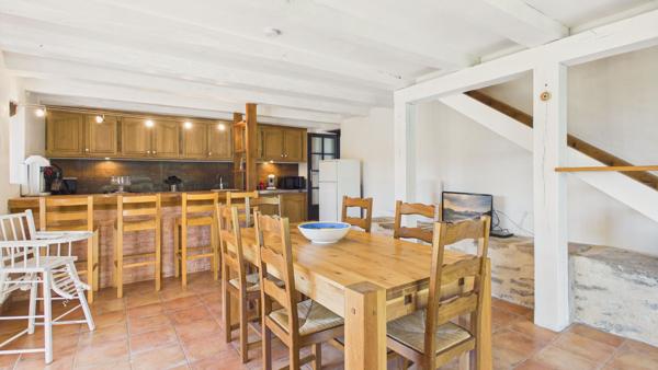 Maison de charme 6 pièces avec piscine, hameau paisible Cajarc