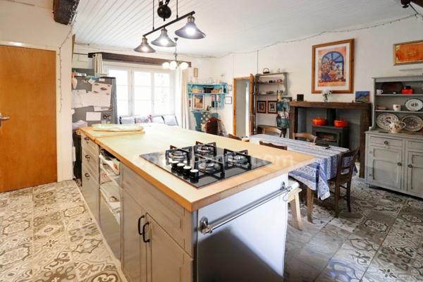 Maison Familiale - 156 m² - 7 pièces - 4 chambres - 2 Garages sur Terrain de 491 m² MAGNAC LAVAL (87190)