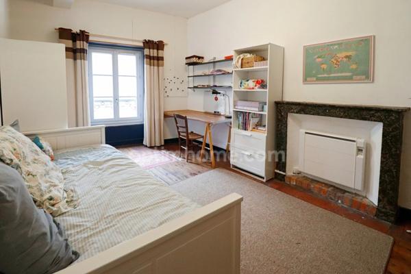 Maison Familiale - 156 m² - 7 pièces - 4 chambres - 2 Garages sur Terrain de 491 m² MAGNAC LAVAL (87190)