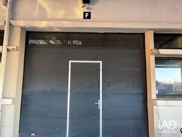 Location local d’activité 202 m² Le Mesnil-Saint-Denis