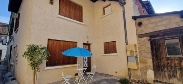 Maison de village  avec deux logements  Saint Genix Les Villages