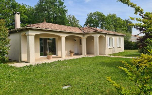 Maison à vendre    5 pièces •  Breuillet