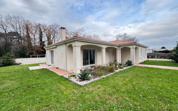 Maison à vendre    5 pièces •  Breuillet