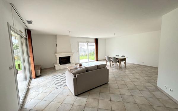 Maison à vendre    5 pièces •  Breuillet