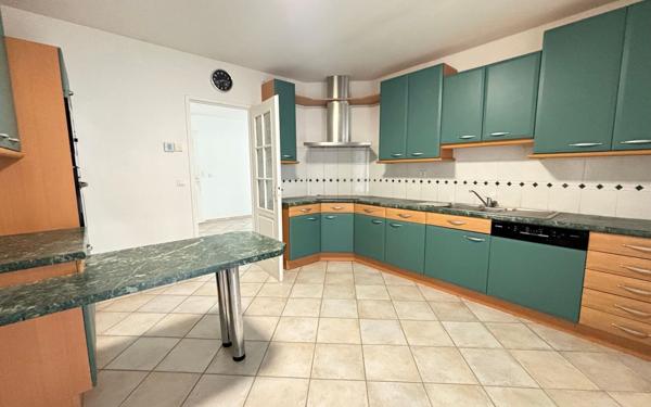 Maison à vendre    5 pièces •  Breuillet